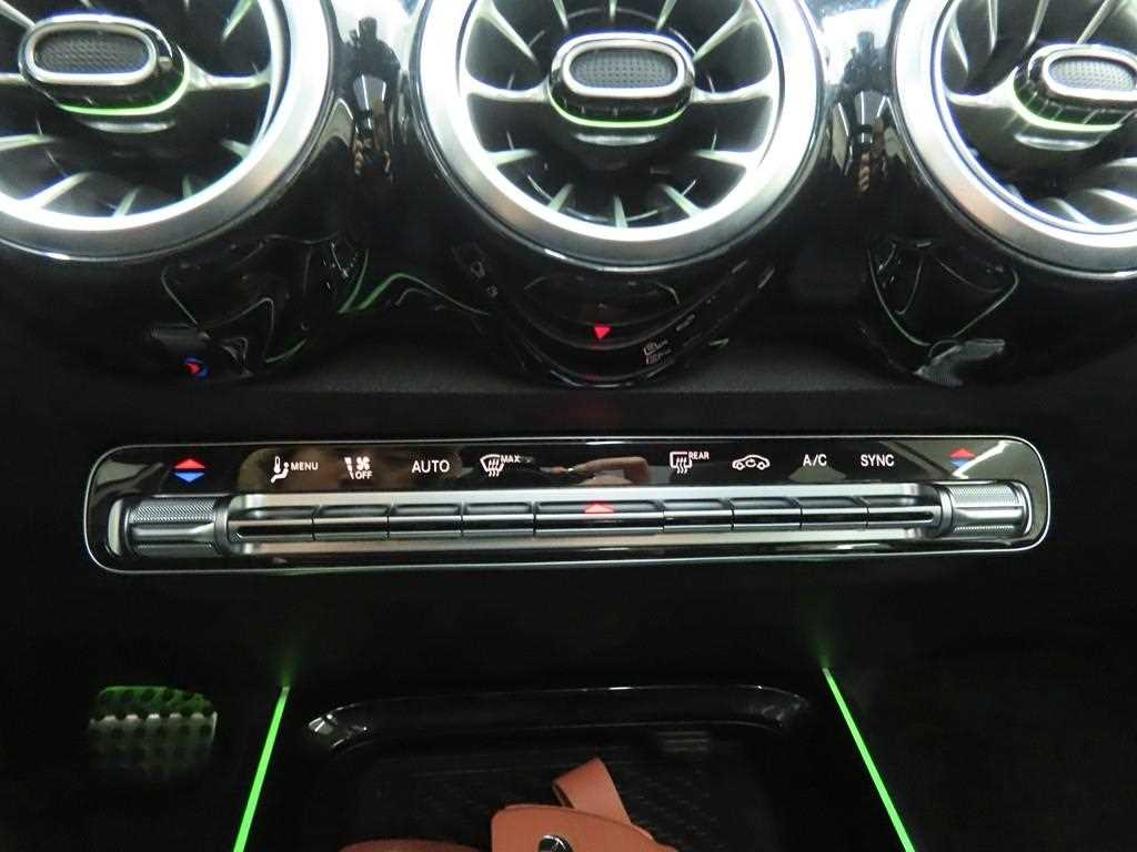 Mercedes Benz GLB Class - Vista 11