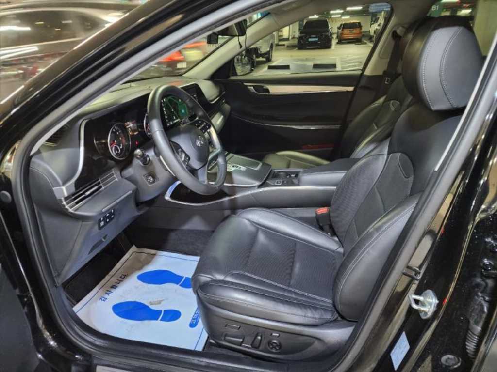 HYUNDAI Grandeur - Vista 8