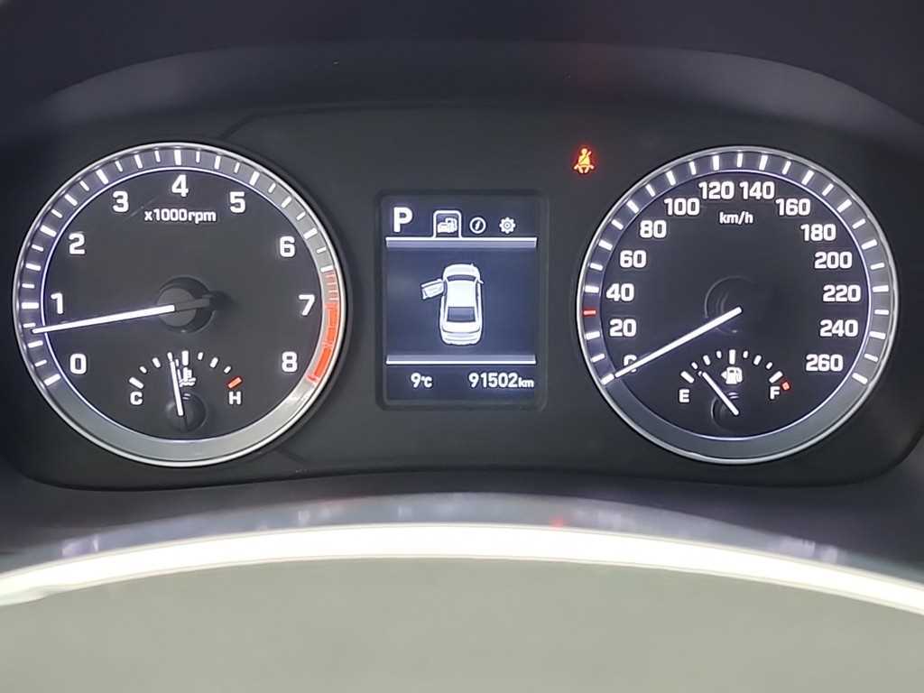 HYUNDAI Sonata - Vista 6