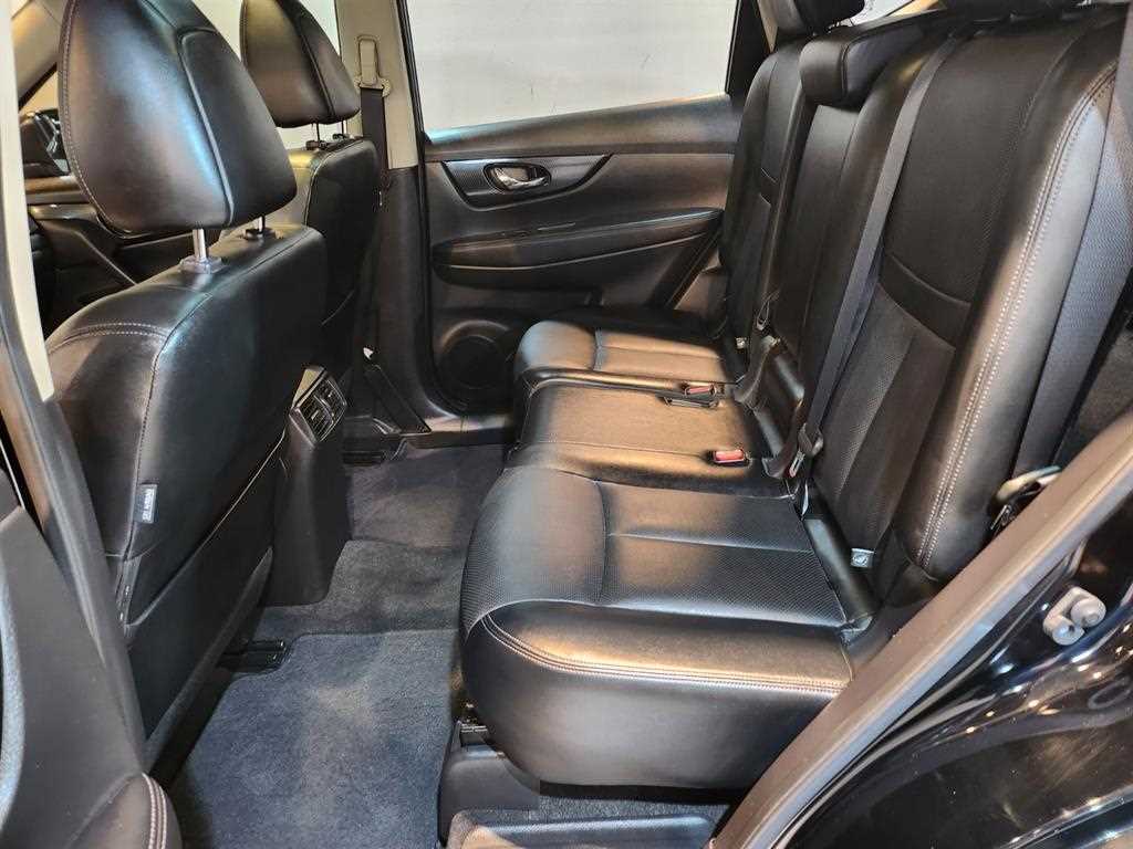 Nissan Extrail - Vista 7