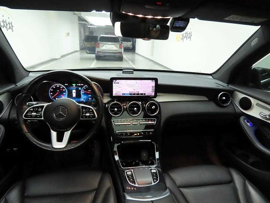 Mercedes Benz GLC Class - Vista 6