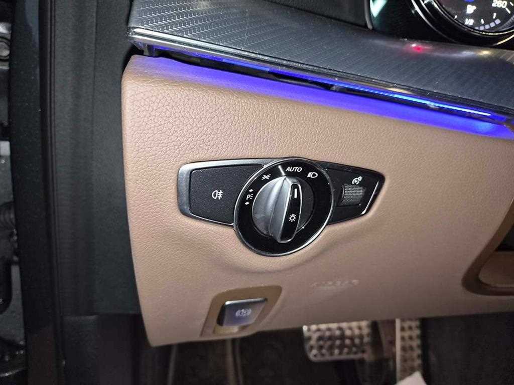 Mercedes Benz E class - Vista 12