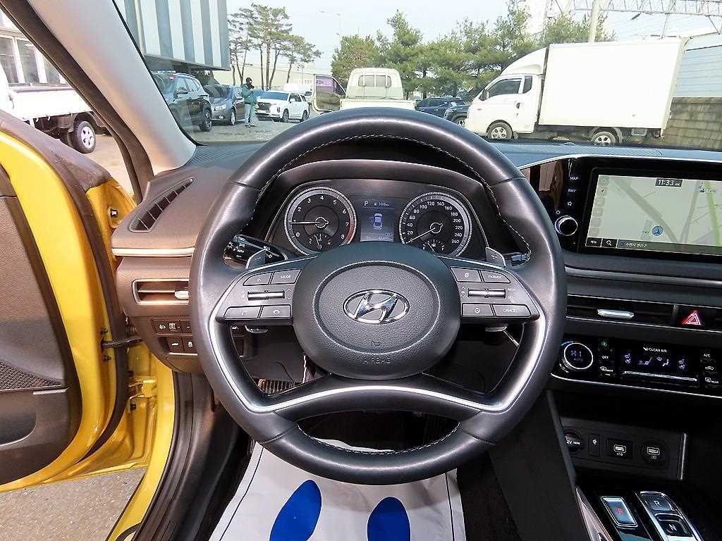 HYUNDAI Sonata - Vista 8