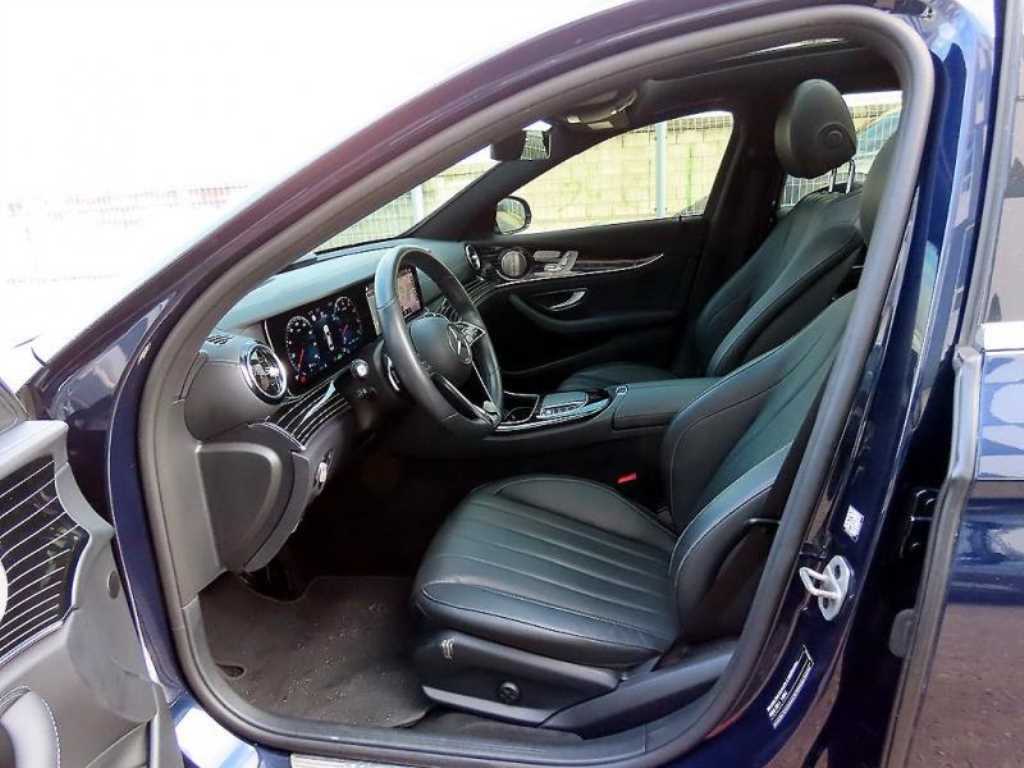 Mercedes Benz E class - Vista 5