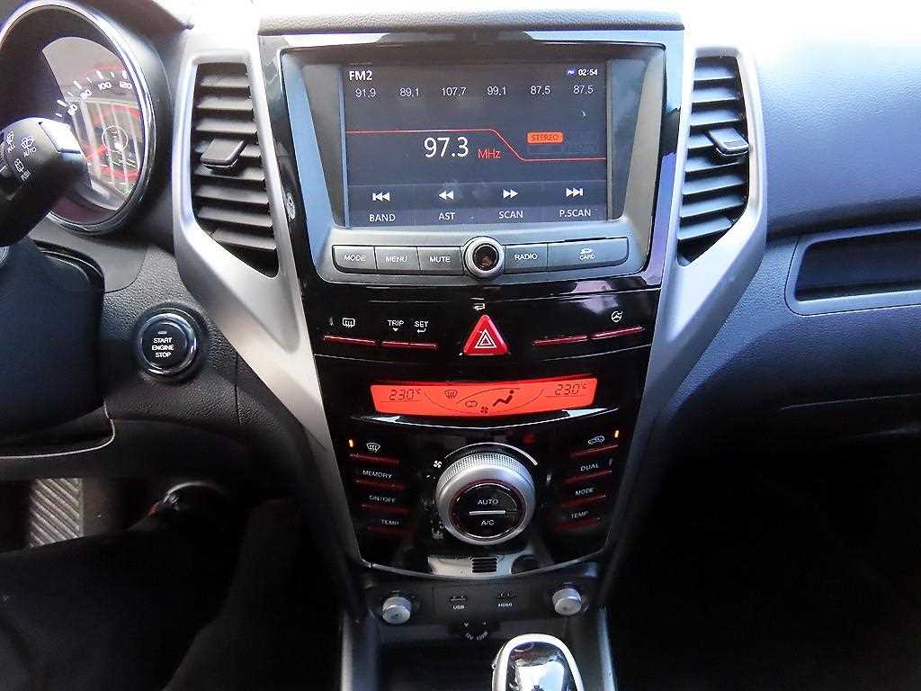 Ssangyong Tivoli 2015 Rojo - Importación desde Corea - HF Imports Iquique - Foto 13