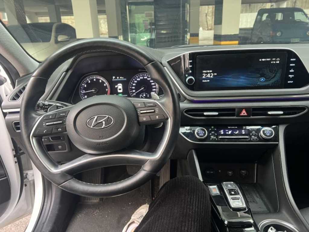 HYUNDAI Sonata - Vista 9