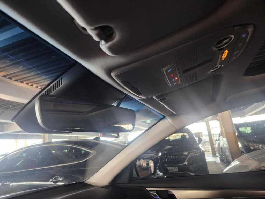 HYUNDAI Grandeur - Vista 9