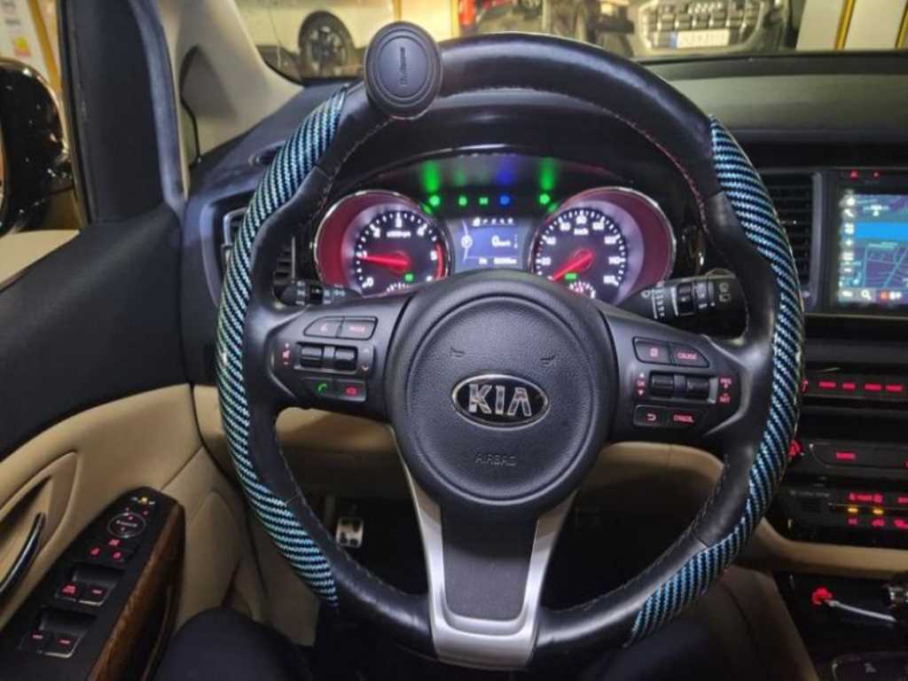 KIA Carnival 2016 Negro - Importación desde Corea - HF Imports Iquique - Foto 13