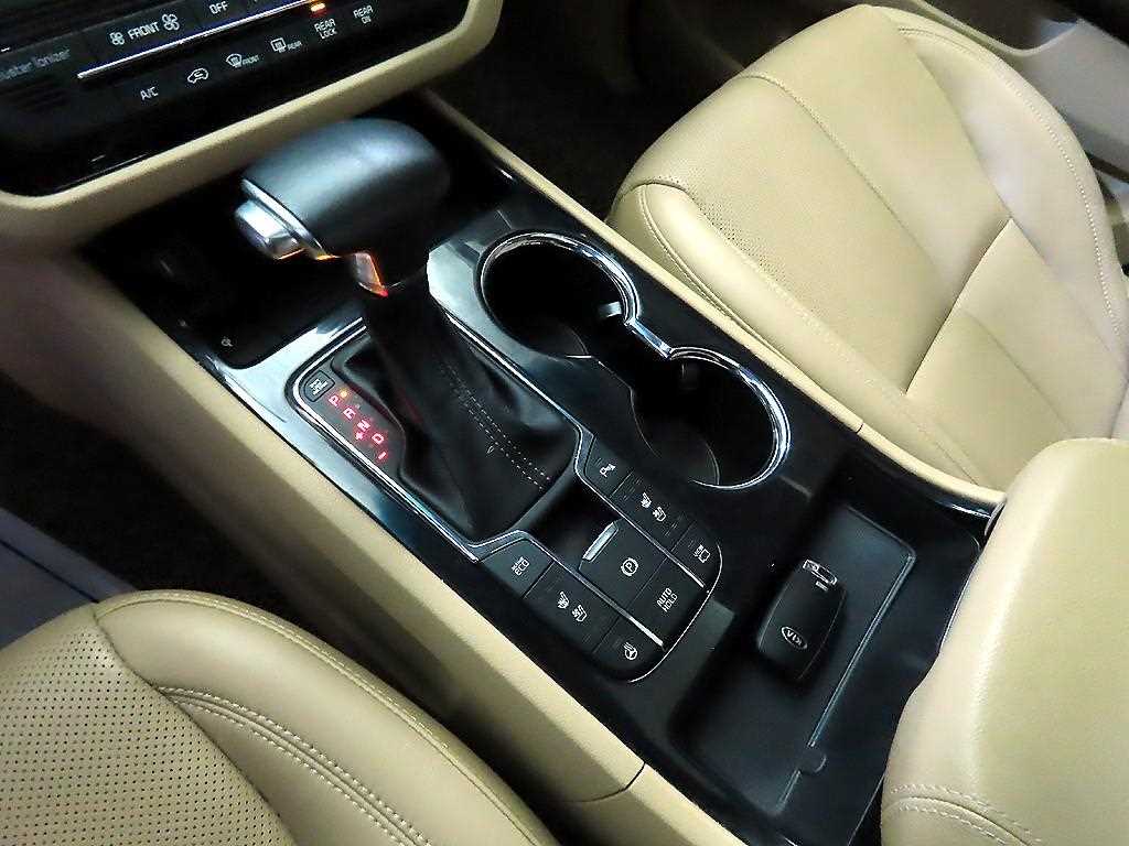 KIA Carnival - Vista 12