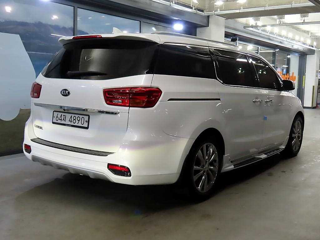 KIA Carnival - Vista 4