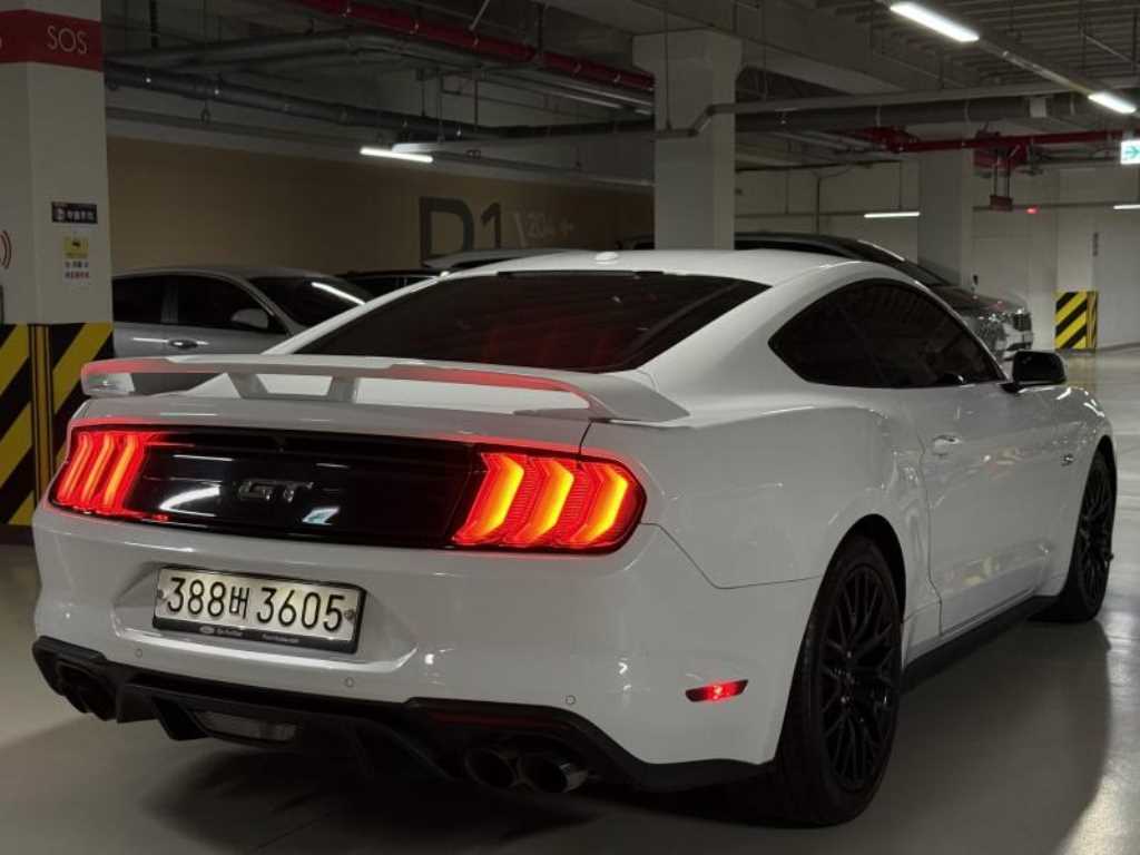 Ford Mustang - Vista 3