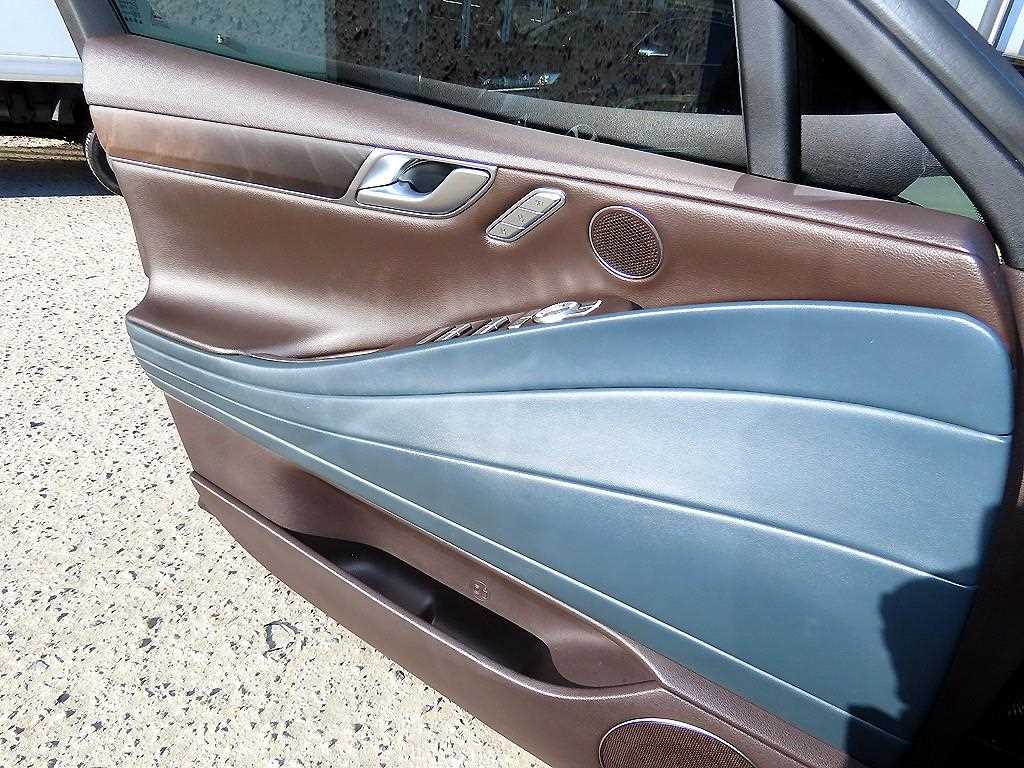 Genesis G80 - Vista 12