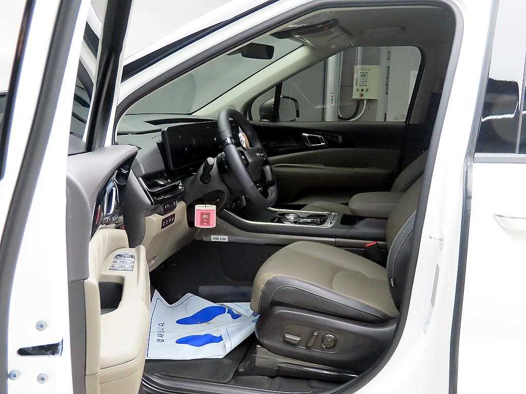 KIA Carnival - Vista 5