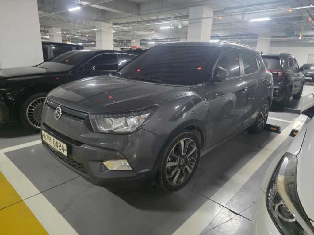 Ssangyong Tivoli - Vista 2