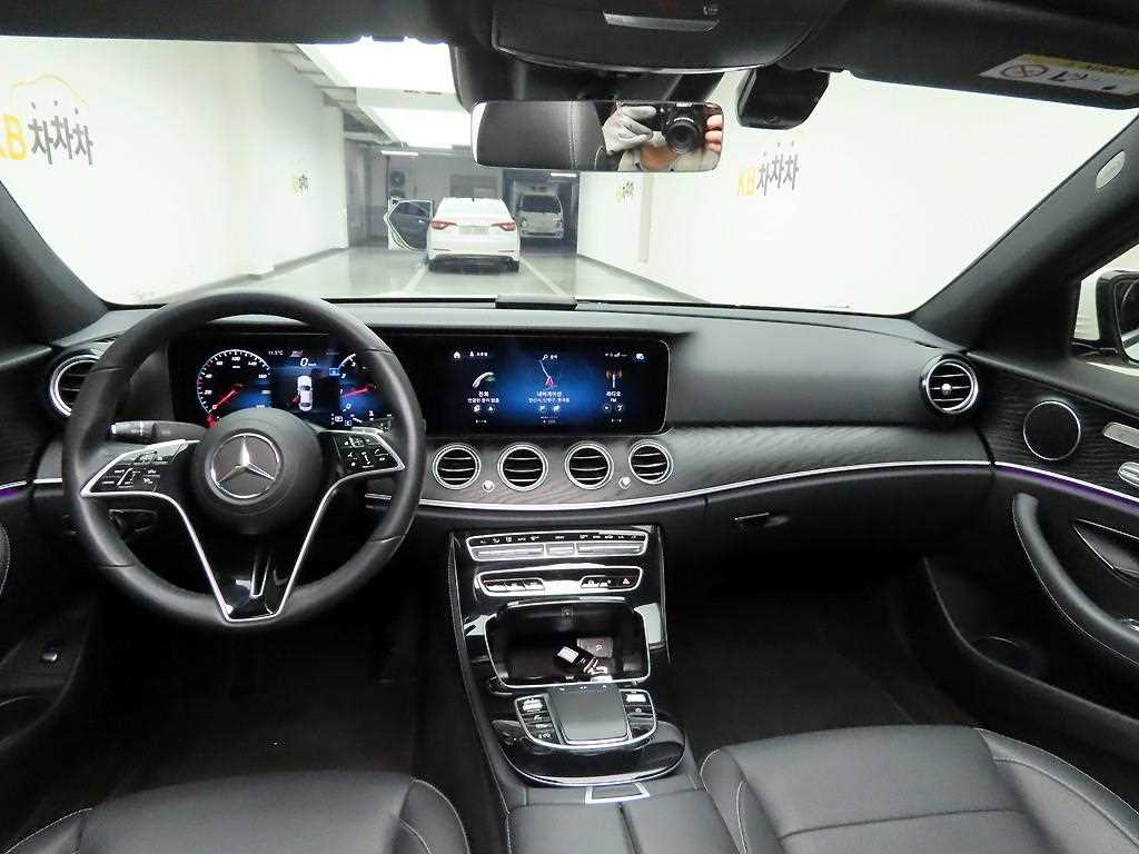 Mercedes Benz E class - Vista 6