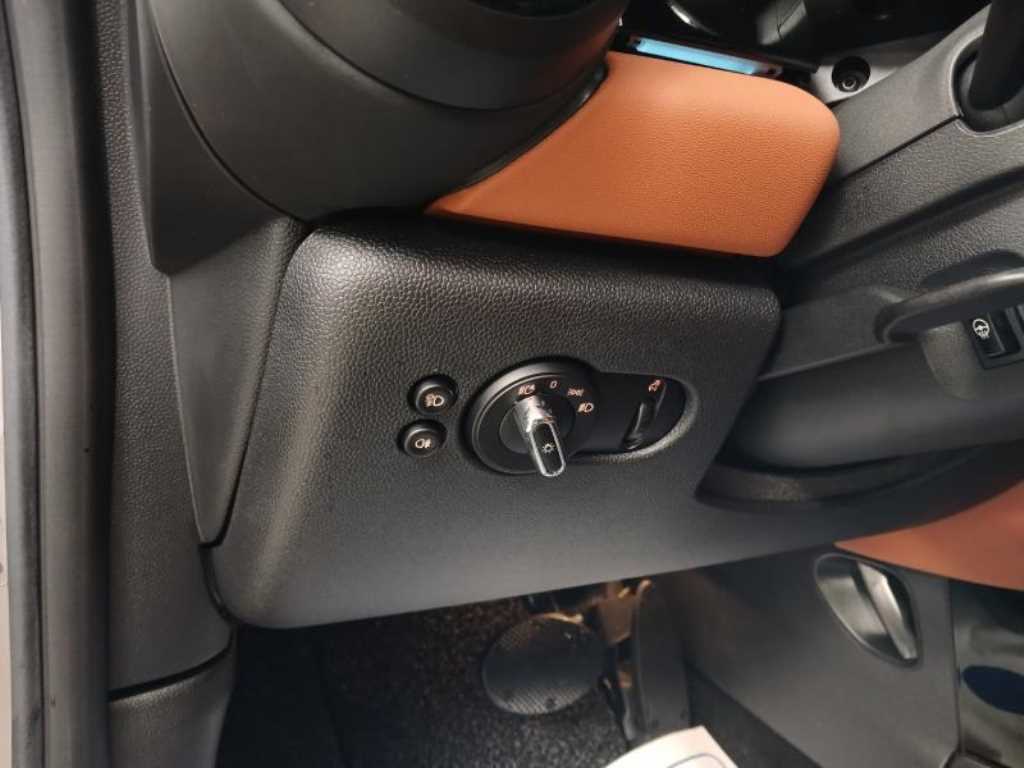 Mini Cooper Convertible - Vista 12