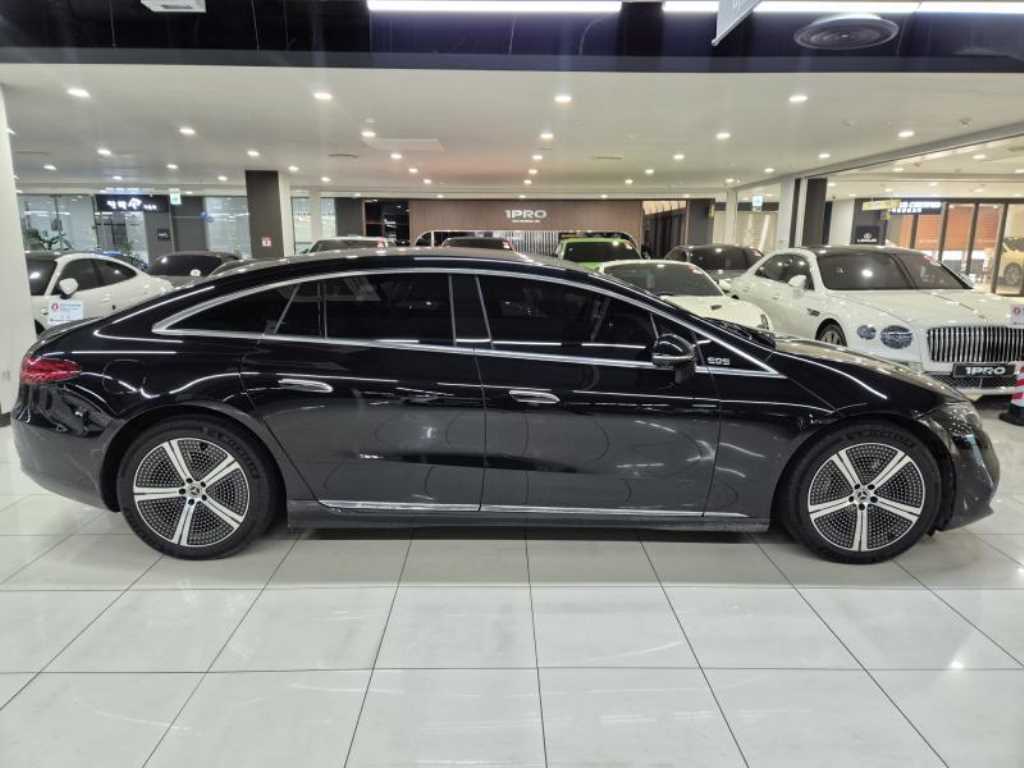 Mercedes Benz EQS - Vista 2