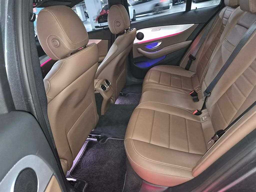 Mercedes Benz E class - Vista 7