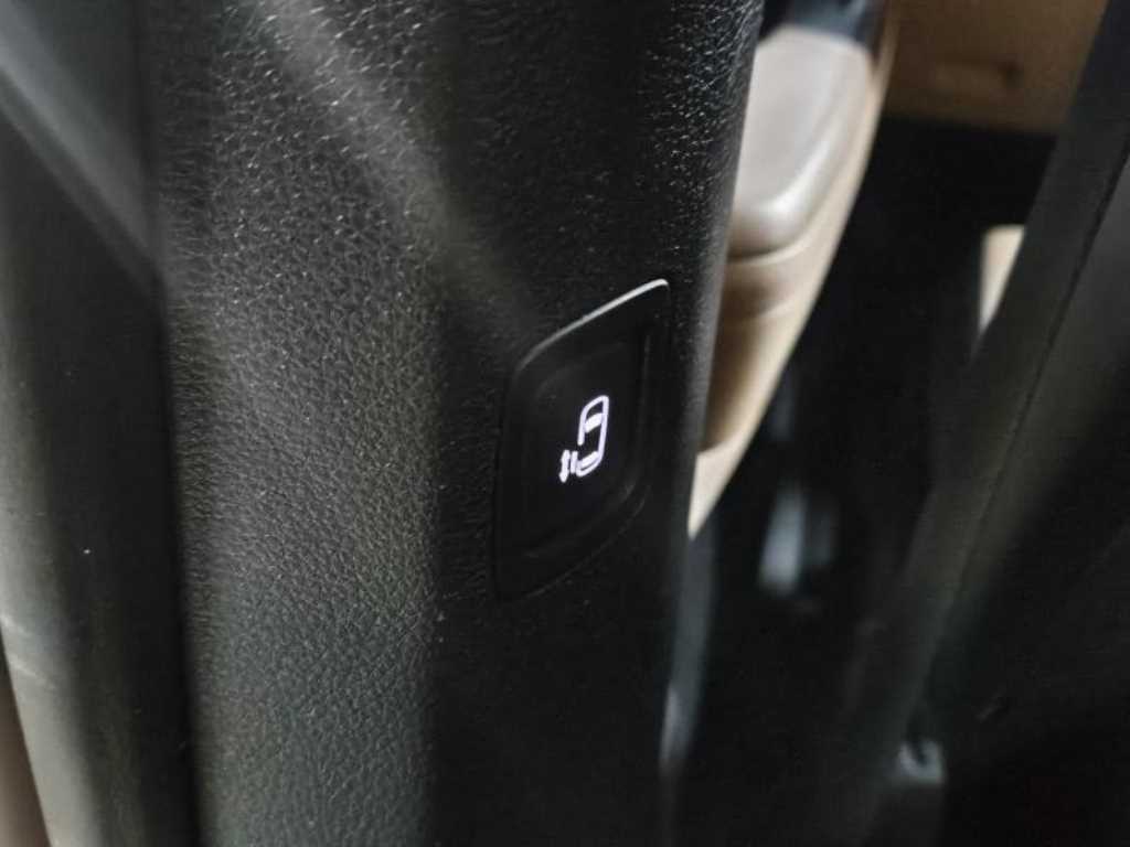 KIA Carnival - Vista 7