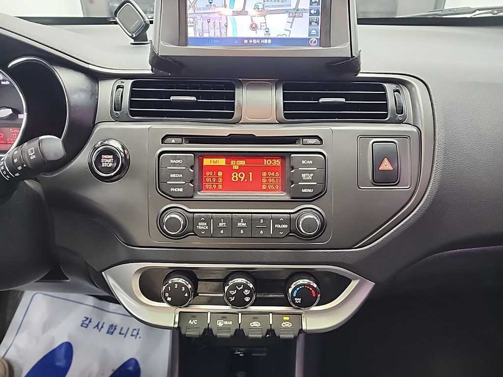 KIA Pride - Vista 10