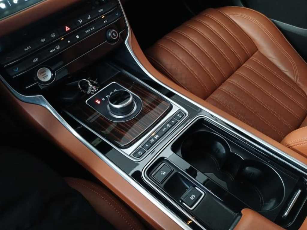 Jaguar XF 2018 - Importación desde Corea - HF Imports Iquique - Foto 15
