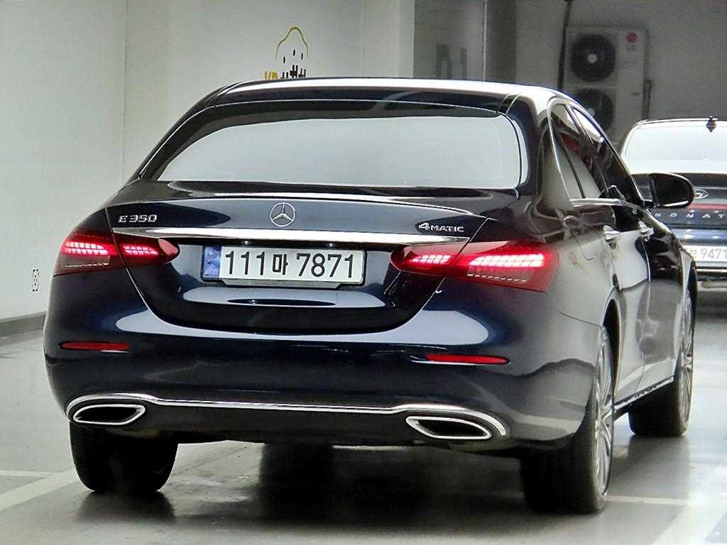 Mercedes Benz E class - Vista 4