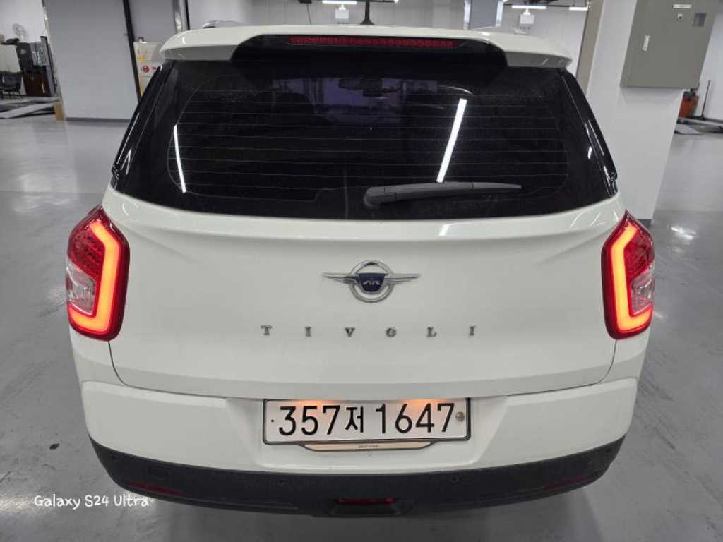 Ssangyong Tivoli - Vista 3