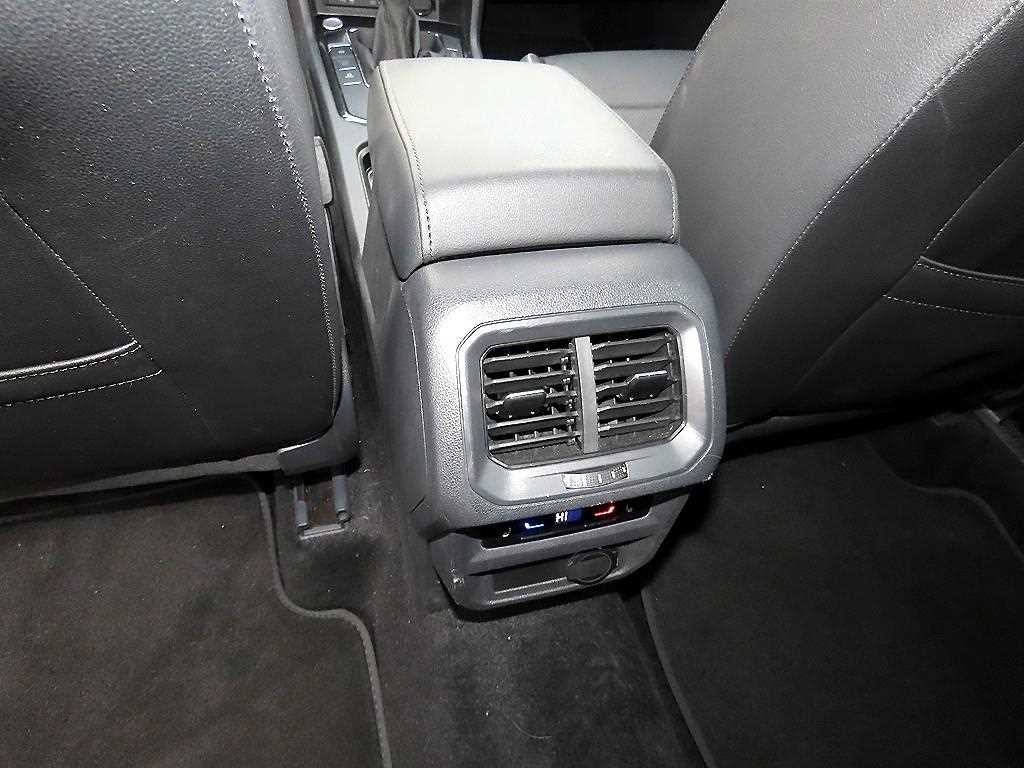 Volkswagen Tiguan 2023 Negro - Importación desde Corea - HF Imports Iquique - Foto 16