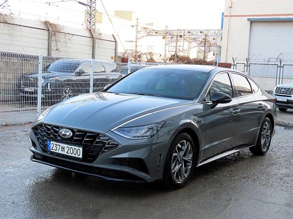 HYUNDAI Sonata - Vista 2