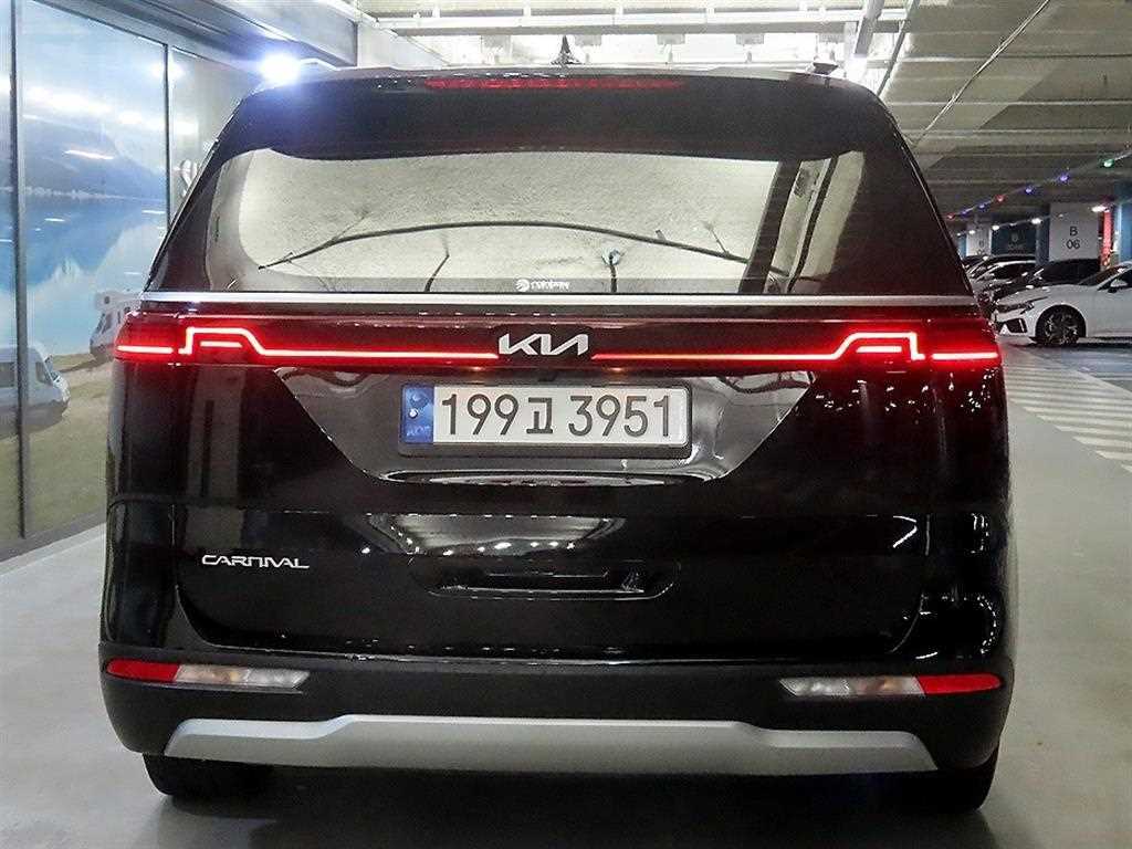 KIA Carnival - Vista 5