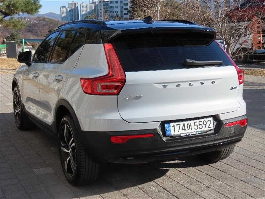 Volvo XC40 - Vista 4
