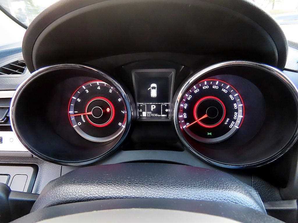 Ssangyong Tivoli - Vista 9