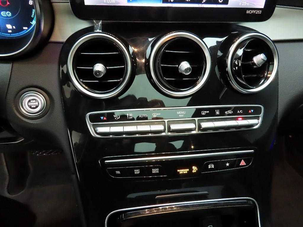 Mercedes Benz GLC Class - Vista 9