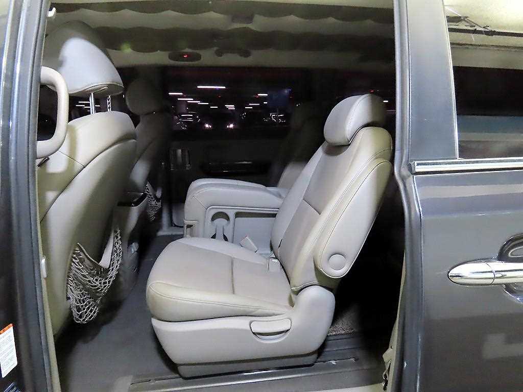 KIA Carnival - Vista 7