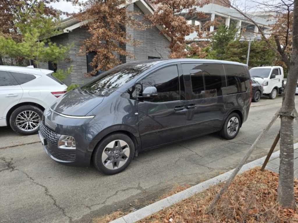 HYUNDAI Staria - Vista 3