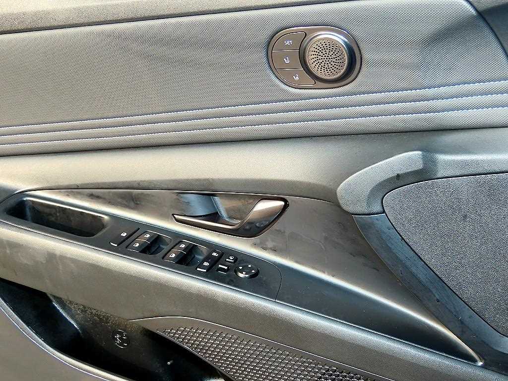 HYUNDAI Avante - Vista 12