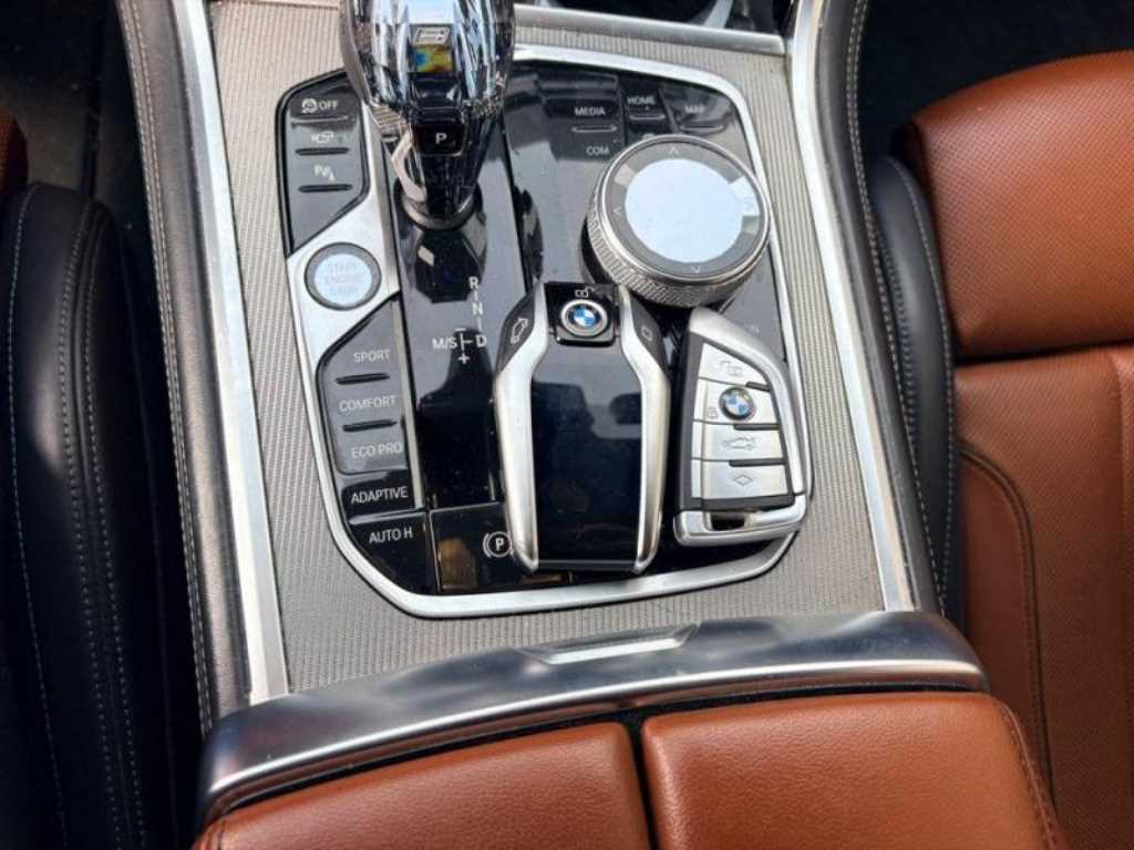 BMW 8 Series - Vista 10