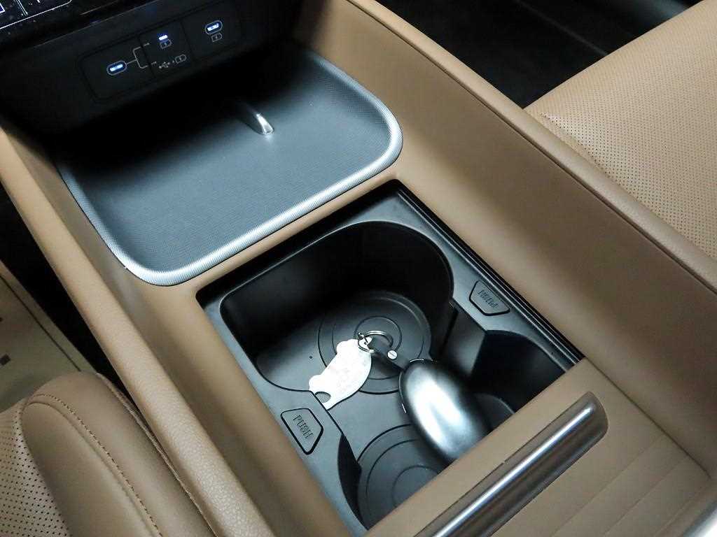 HYUNDAI Grandeur - Vista 12