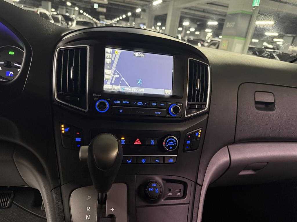 HYUNDAI Starex 2019 Plateado - Importación desde Corea - HF Imports Iquique - Foto 15