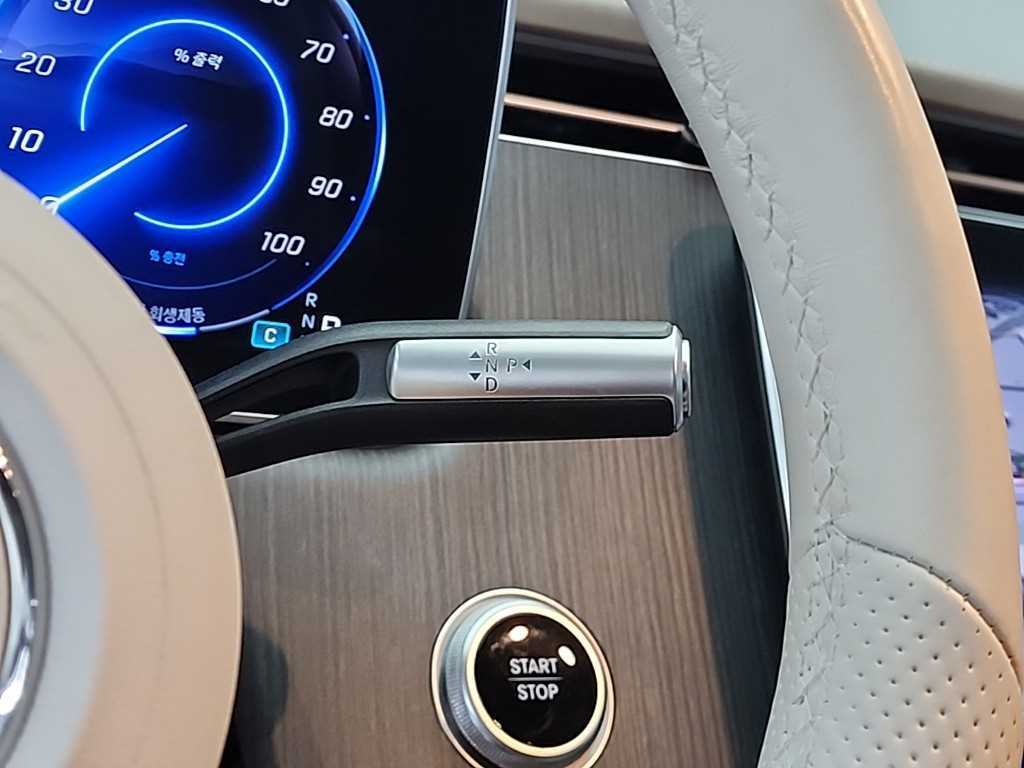 Mercedes Benz EQS - Vista 8