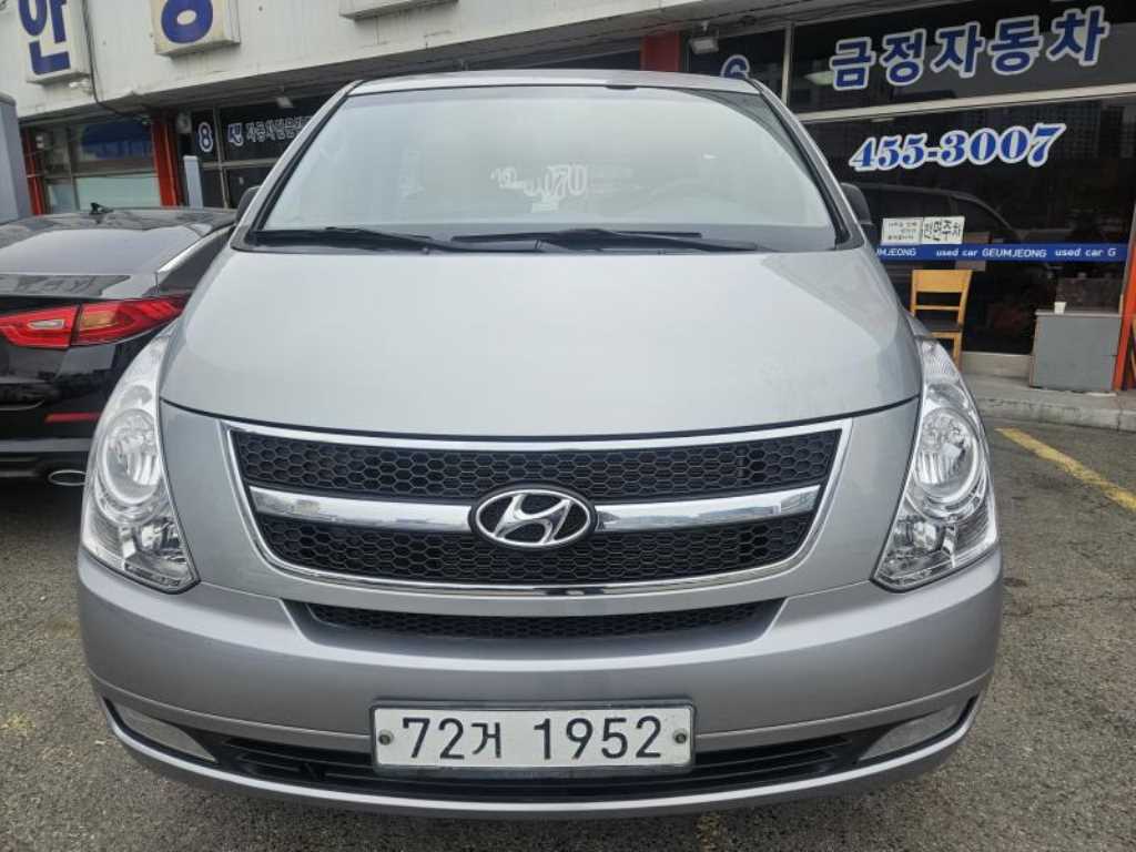 HYUNDAI Starex - Vista 4