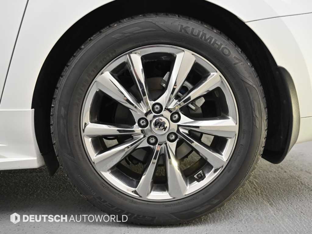 KIA Carnival - Vista 5