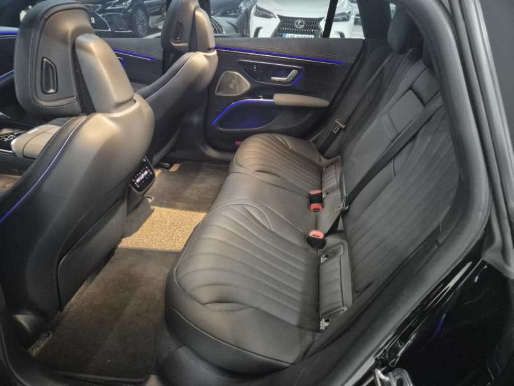 Mercedes Benz EQS - Vista 6