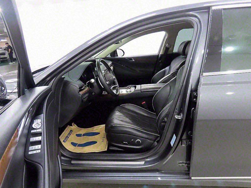 Genesis G80 - Vista 5