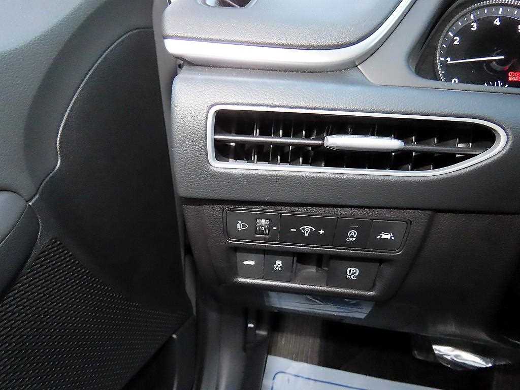 HYUNDAI Sonata - Vista 12