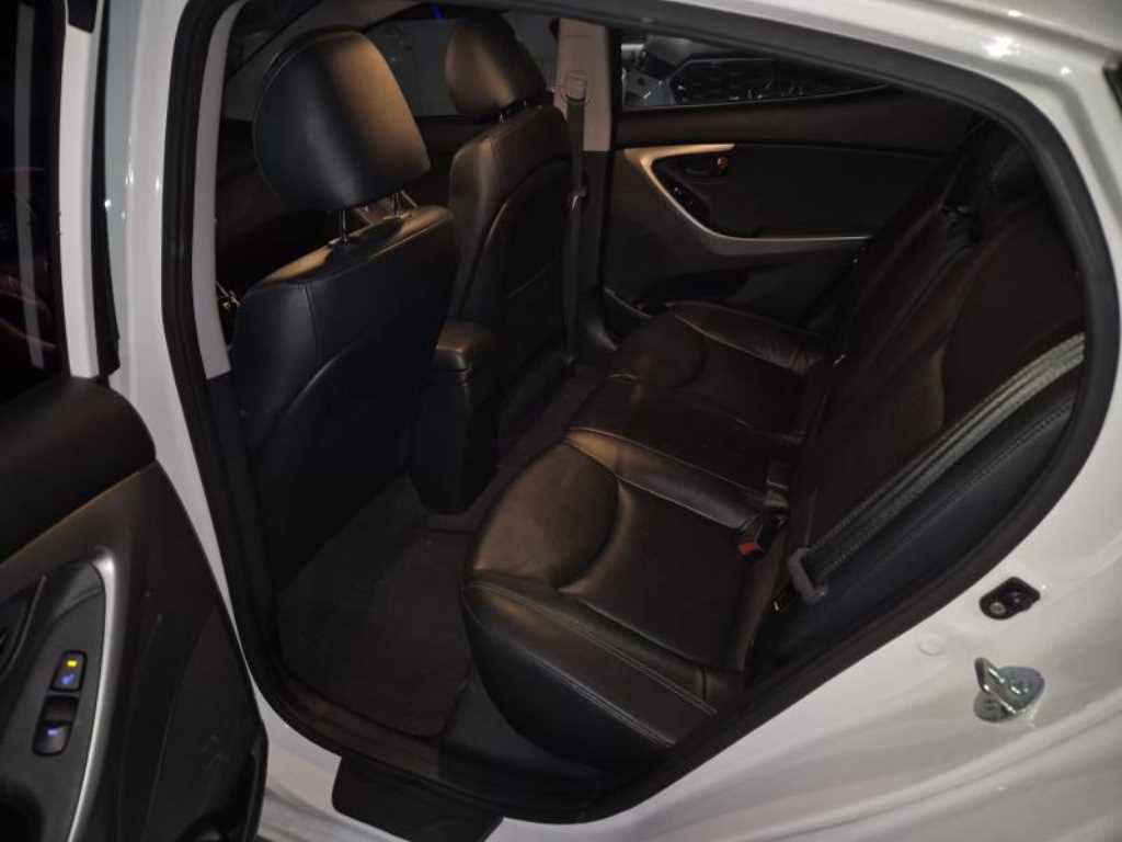 HYUNDAI Avante 2013 Blanco - Importación desde Corea - HF Imports Iquique - Foto 16