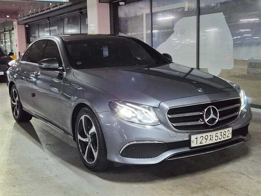 Mercedes Benz E class 2020 Gris - Importación desde Corea - HF Imports Iquique - Foto 1