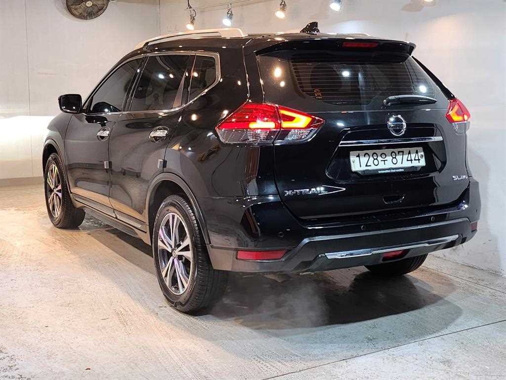 Nissan Extrail - Vista 4