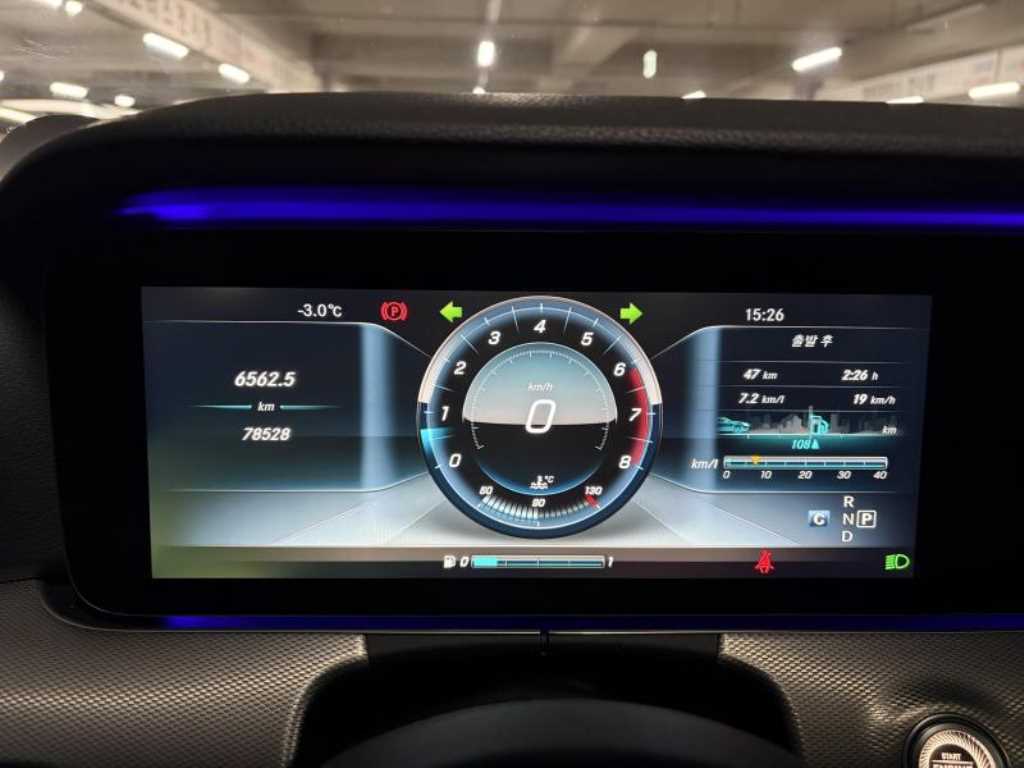 Mercedes Benz E class - Vista 9