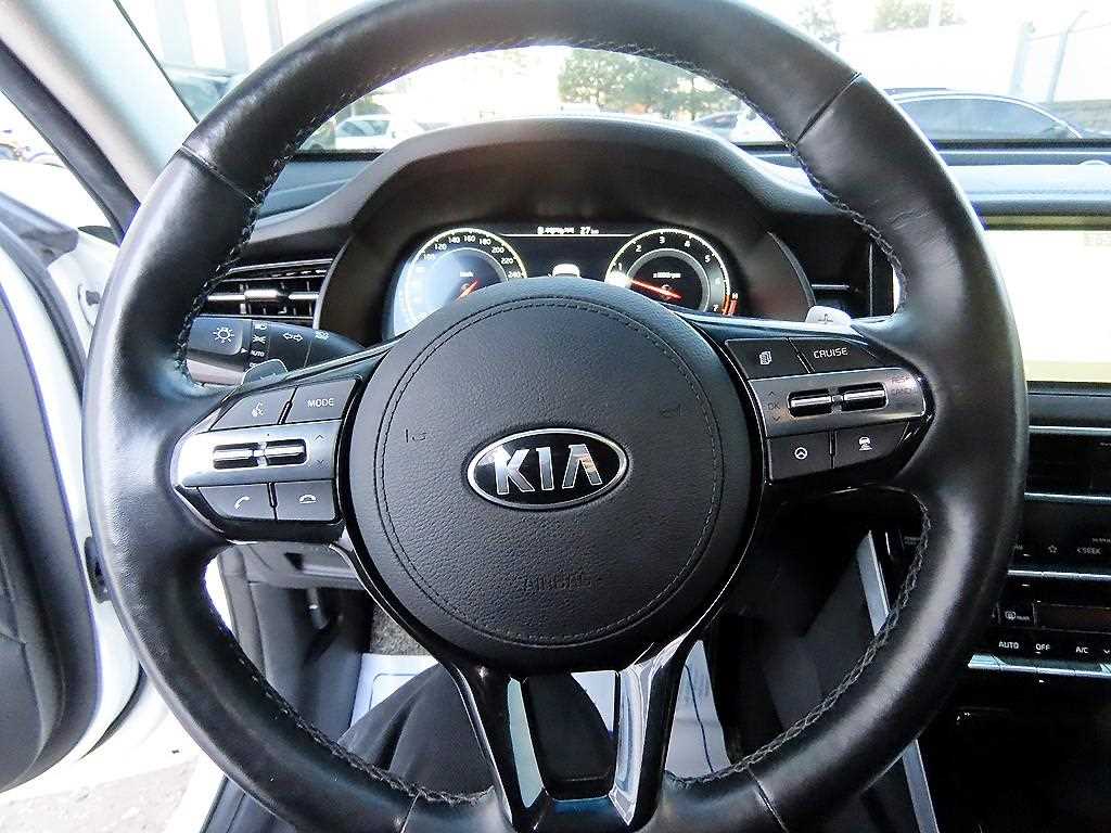 KIA K7 - Vista 8